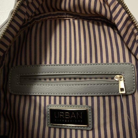 SOLD Gray woven backpack - Picture 7 of 7